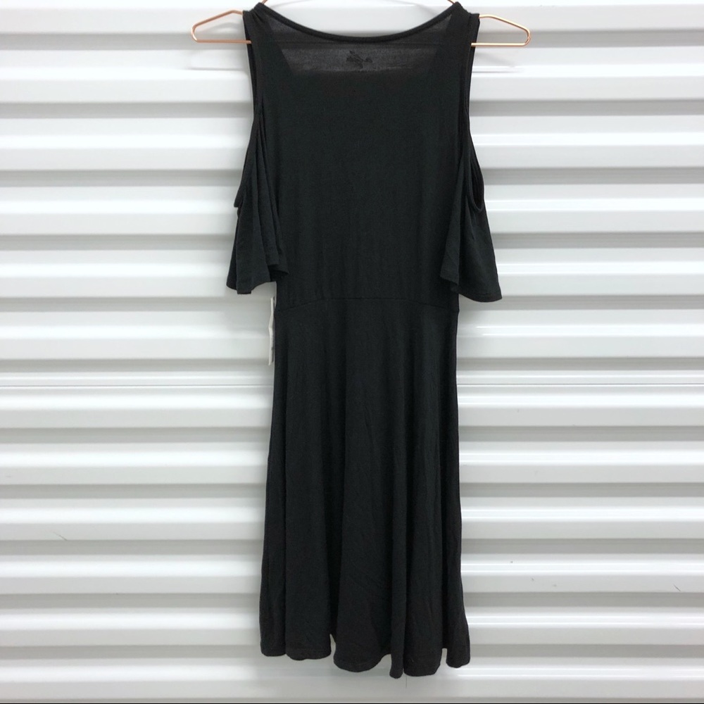🌈 NWT Francesca’s Cold Shoulder Tie Black Dress - Picture 6 of 8